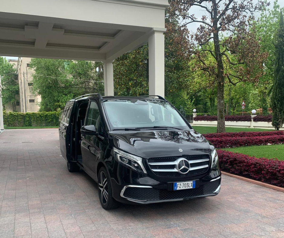 Choose Sky Rent Transfer airport transfer service: a stylish and safe trip.